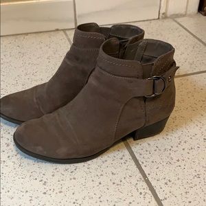 Taupe bootie